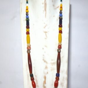 Kalung manik-manik multikultural